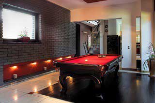 Professional pool table installers in Miami